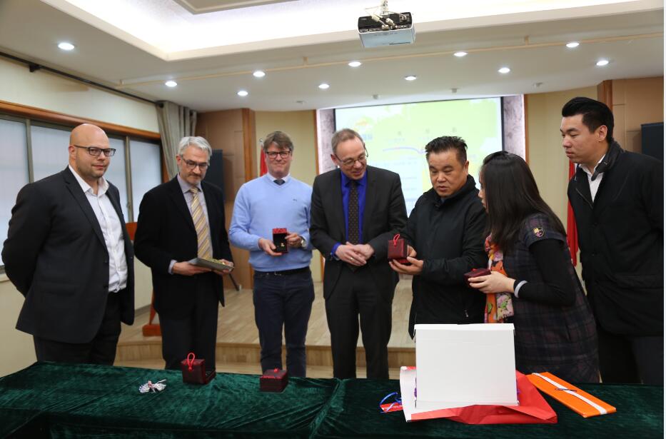 4.jpg Z6¡¤ÈËÉú¾ÍÊDz©(ÖйúÇø)ÓÐÏÞ¹«Ë¾¹ÙÍø